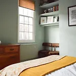 Stylish And Spacious Apartment With Terrace