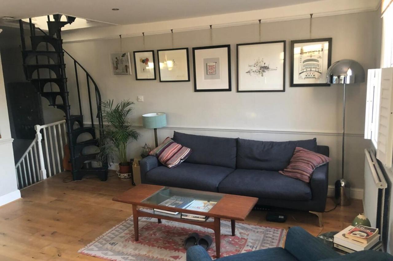 Stylish And Spacious With Terrace * Londra